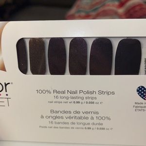 Color street nail strips